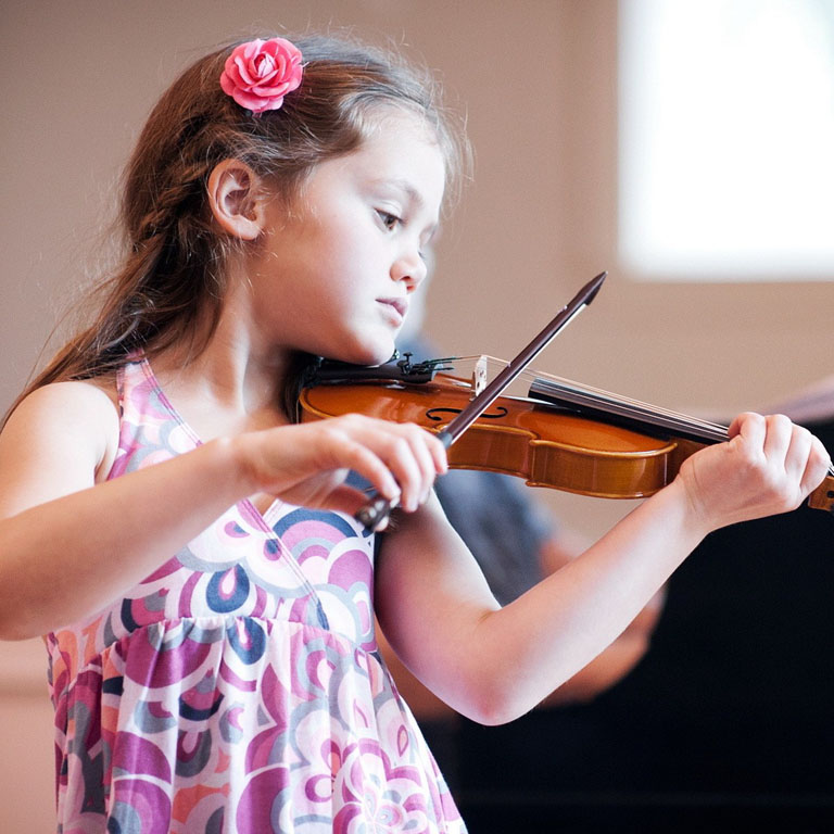 girl-child-violin-music-wallpaper-1920×1200